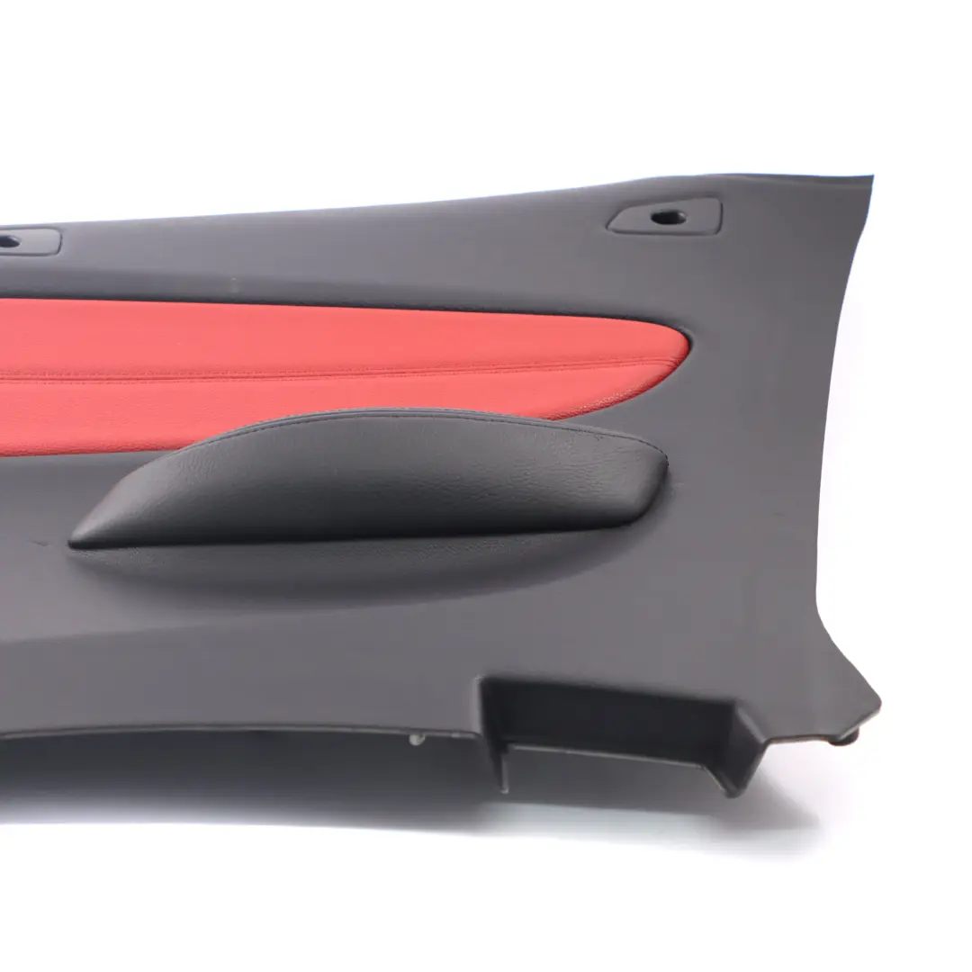 Embellecedor Lateral Trasero Derecho Revestimiento Cuero Rojo para BMW E88 con número de pieza 7234270 BMW E88 Embellecedor Lateral Trasero Derecho Revestimiento Cuero Rojo - SKU 7234270 - Número de pieza 7234270