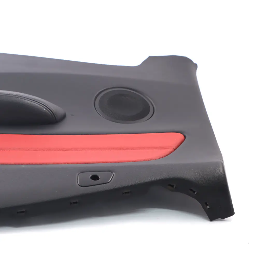 Pannello di rivestimento laterale posteriore destro pelle rosso per BMW E88 con numero di parte 7234270 BMW E88 Pannello di rivestimento laterale posteriore destro pelle rosso - SKU 7234270 - Numero di parte 7234270