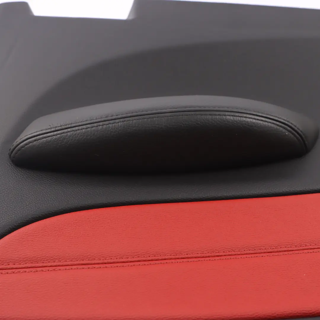 Embellecedor Lateral Trasero Derecho Revestimiento Cuero Rojo para BMW E88 con número de pieza 7234270 BMW E88 Embellecedor Lateral Trasero Derecho Revestimiento Cuero Rojo - SKU 7234270 - Número de pieza 7234270