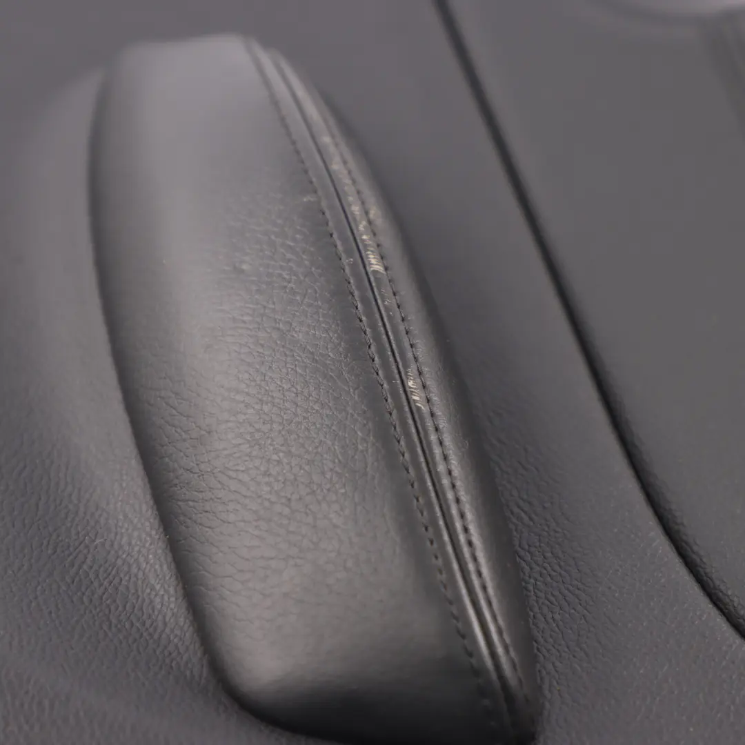 Panneau de garniture latérale arrière droite Cuir noir Boston pour BMW E88 à propos du numéro de pièce 7234278 BMW E88 Panneau de garniture latérale arrière droite Cuir noir Boston - SKU 7234278 - Numéro de pièce 7234278