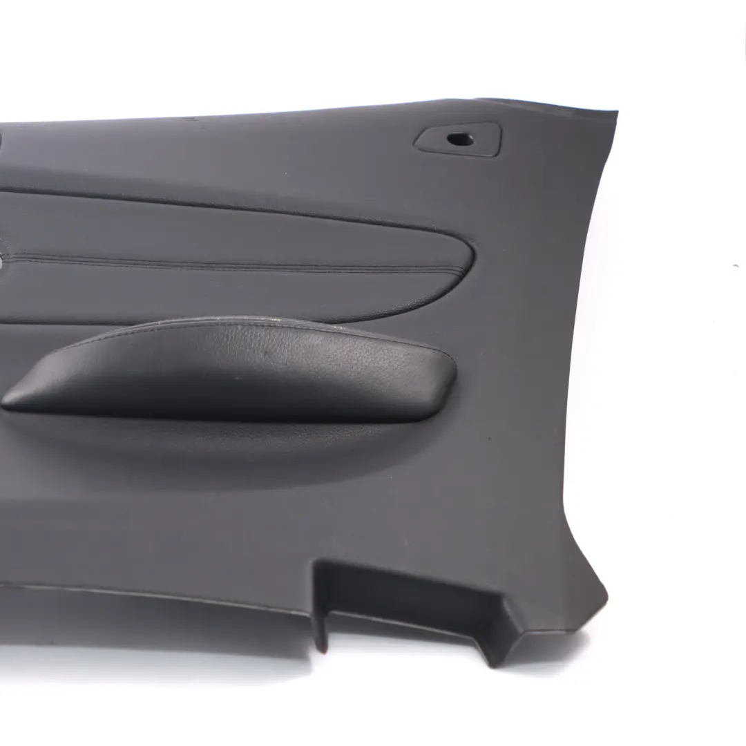 Panneau de garniture latérale arrière droite Cuir noir Boston pour BMW E88 à propos du numéro de pièce 7234278 BMW E88 Panneau de garniture latérale arrière droite Cuir noir Boston - SKU 7234278 - Numéro de pièce 7234278