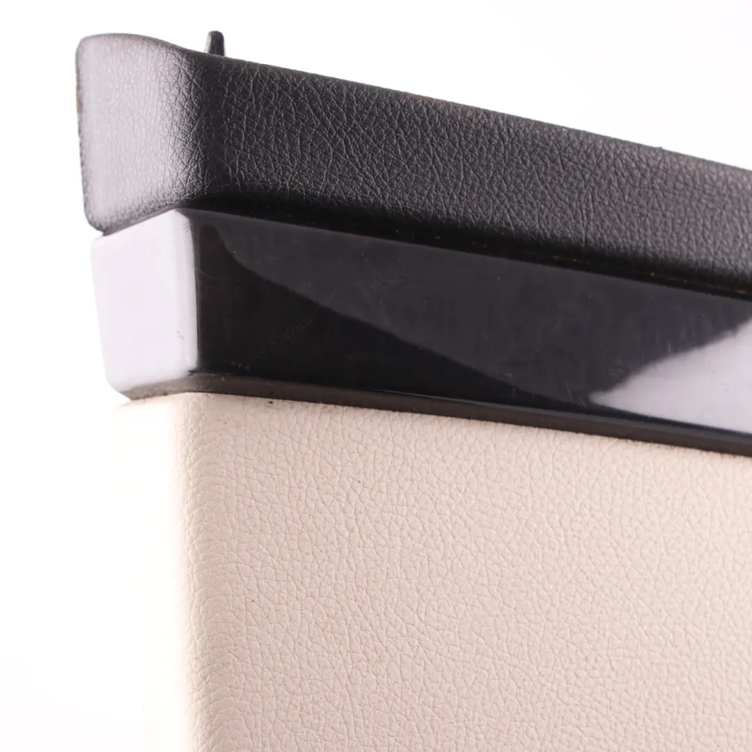 Pilar B BMW F20 Tapa Columna Medio Interior Moldura Marfil Blanco para con número de pieza 7235113 Pilar B BMW F20 Tapa Columna Medio Interior Moldura Marfil Blanco - SKU 7235113 - Número de pieza 7235113