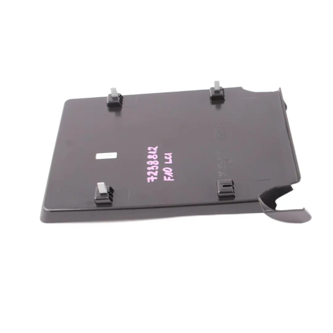 Rücksitz Armlehne Mitte Trim Abdeckung Panel Schwarz 7234896 für BMW F10 F11 mit Teilenummer 7238812 BMW F10 F11 Rücksitz Armlehne Mitte Trim Abdeckung Panel Schwarz 7234896 - SKU 7238812 - Teilenummer 7238812