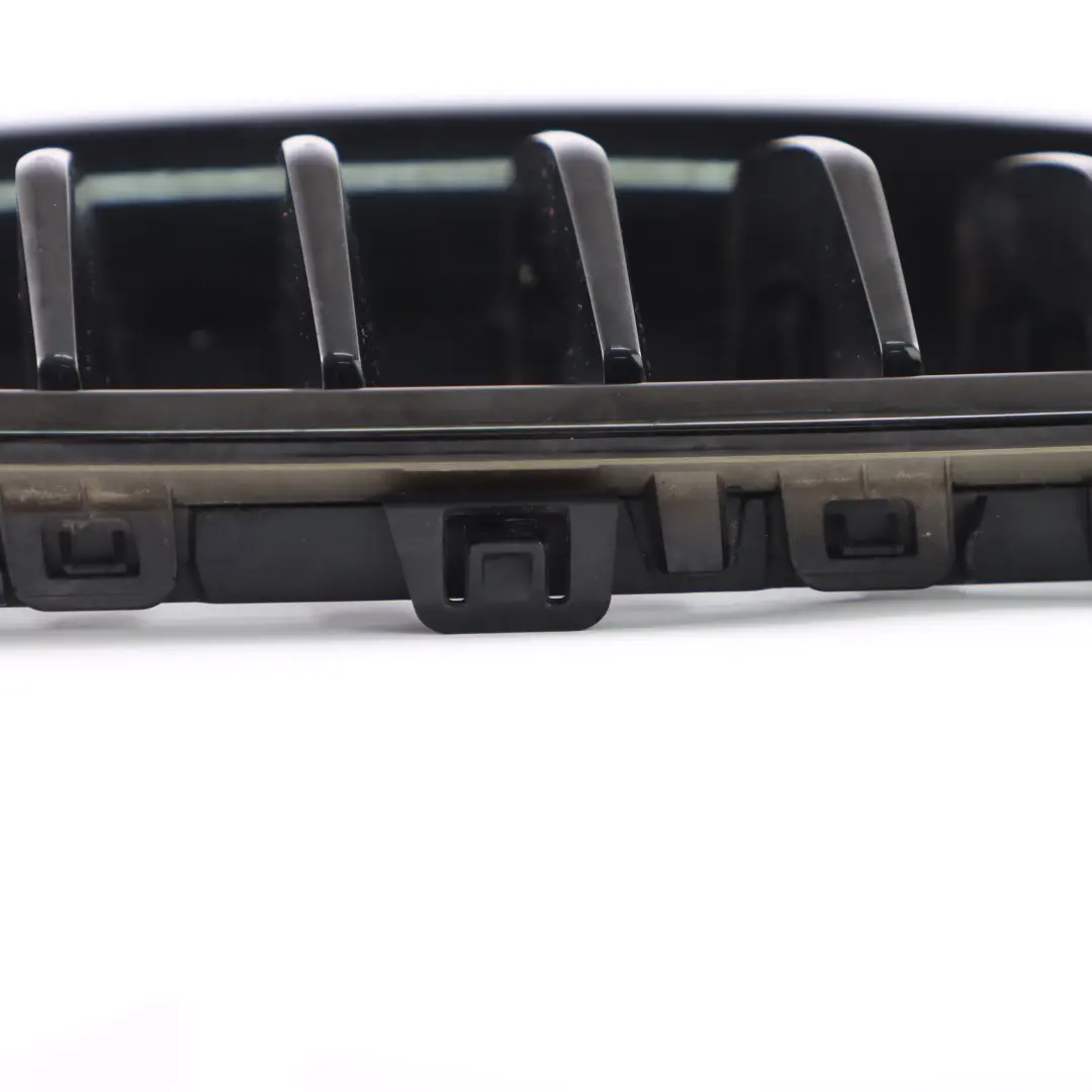 Rejilla parachoques delantero BMW F20 F21 riñón central derecho Negro para con número de pieza 7239022 Rejilla parachoques delantero BMW F20 F21 riñón central derecho Negro - SKU 7239022-2 - Número de pieza 7239022