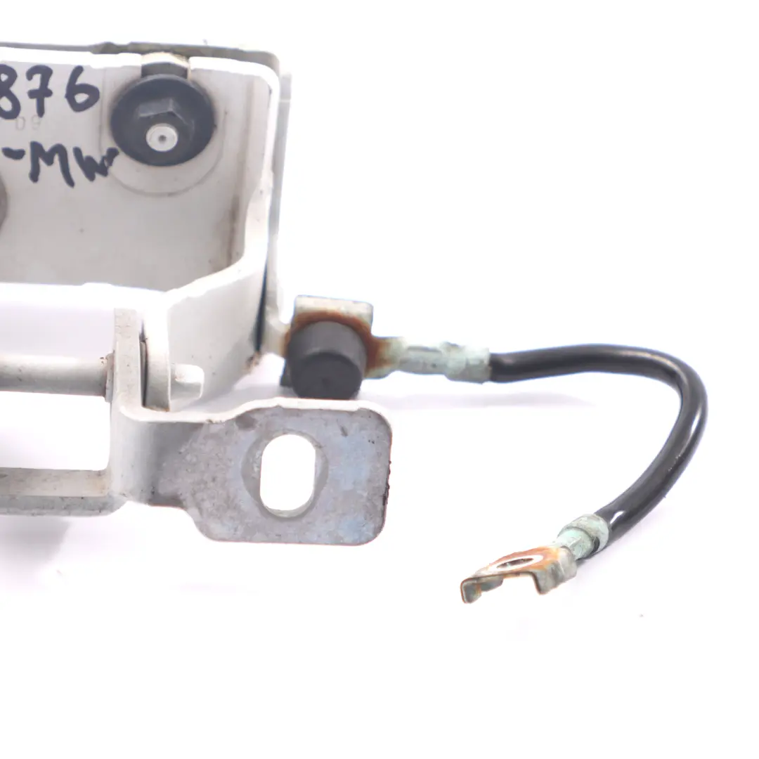 Cerniera Portellone Bagagliaio Sinistro Mineralweiss Bianco-A96 per BMW F20 F21 LCI con numero di parte 7239875 BMW F20 F21 LCI Cerniera Portellone Bagagliaio Sinistro Mineralweiss Bianco-A96 - SKU 7239875-MW - Numero di parte 7239875