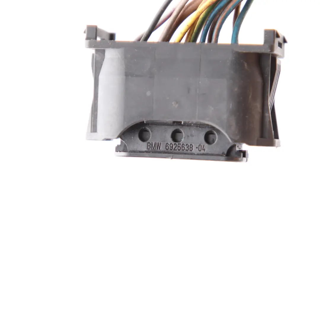 Socket BMW E92 E93 LCI Xenon Headlight Front Lamp Left N/S Wiring 6925638 to Plug with Part number 7239929 Plug Socket BMW E92 E93 LCI Xenon Headlight Front Lamp Left N/S Wiring 6925638 - SKU 7239929-4 - Part number 7239929