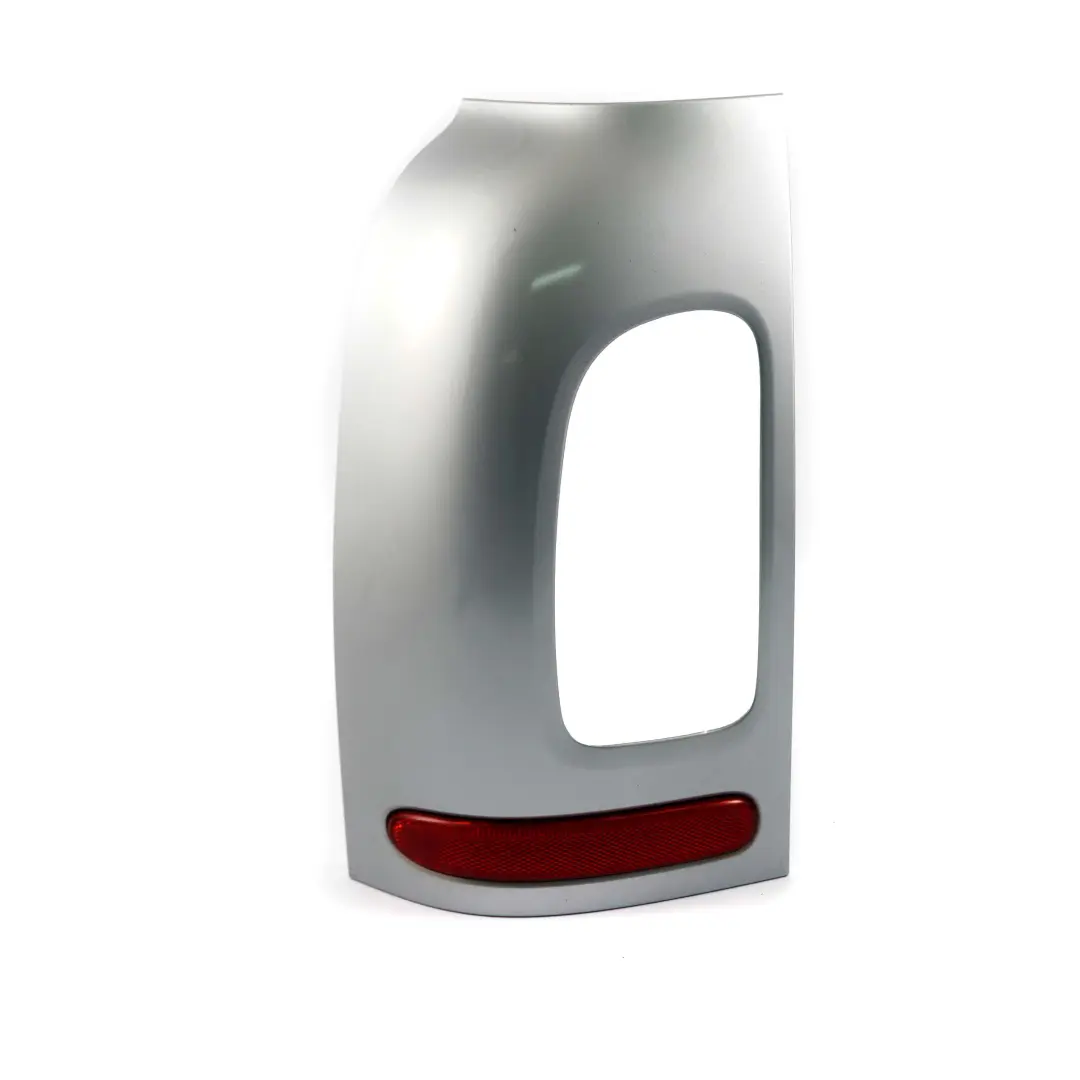 Tail Trim Luz Trasera Izquierda Reflector Cubierta Plata para Mini Cooper Clubman R55 con número de pieza 7240233 Mini Cooper Clubman R55 Tail Trim Luz Trasera Izquierda Reflector Cubierta Plata - SKU 7240233 - Número de pieza 7240233