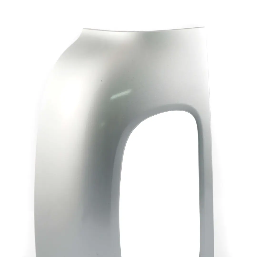 Tail Trim Luz Trasera Izquierda Reflector Cubierta Plata para Mini Cooper Clubman R55 con número de pieza 7240233 Mini Cooper Clubman R55 Tail Trim Luz Trasera Izquierda Reflector Cubierta Plata - SKU 7240233 - Número de pieza 7240233