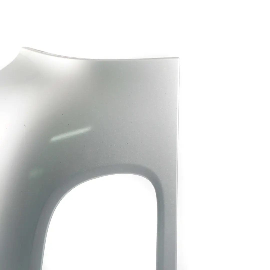 Couvercle du réflecteur gauche du feu arrière Argent pour Mini Cooper Clubman R55 à propos du numéro de pièce 7240233 Mini Cooper Clubman R55 Couvercle du réflecteur gauche du feu arrière Argent - SKU 7240233 - Numéro de pièce 7240233