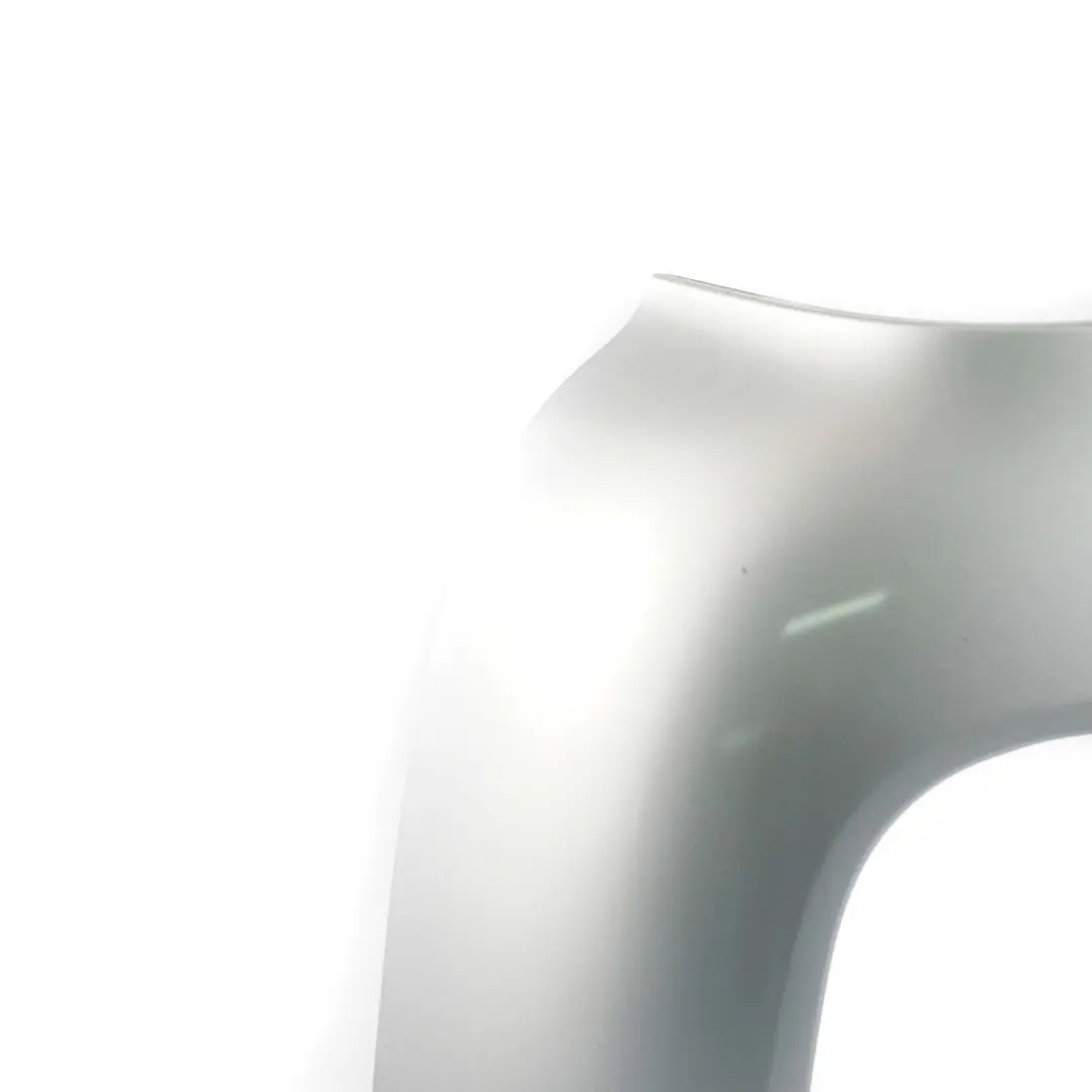 Tail Trim Luz Trasera Izquierda Reflector Cubierta Plata para Mini Cooper Clubman R55 con número de pieza 7240233 Mini Cooper Clubman R55 Tail Trim Luz Trasera Izquierda Reflector Cubierta Plata - SKU 7240233 - Número de pieza 7240233