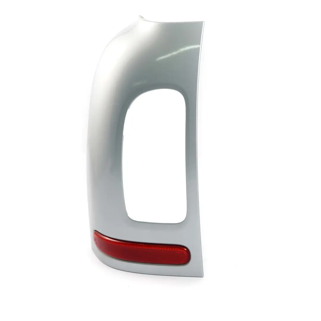 Tail Trim Luz Trasera Izquierda Reflector Cubierta Plata para Mini Cooper Clubman R55 con número de pieza 7240233 Mini Cooper Clubman R55 Tail Trim Luz Trasera Izquierda Reflector Cubierta Plata - SKU 7240233 - Número de pieza 7240233