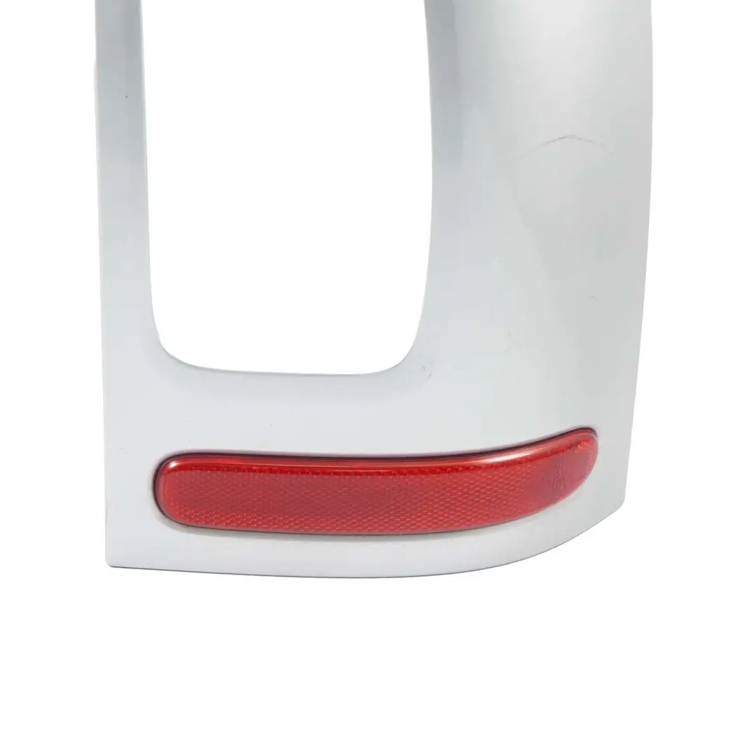 Tail Trim Luz Trasera Derecha Reflector Cubierta Plata para Mini Clubman R55 con número de pieza 7240234 Mini Clubman R55 Tail Trim Luz Trasera Derecha Reflector Cubierta Plata - SKU 7240234-1 - Número de pieza 7240234