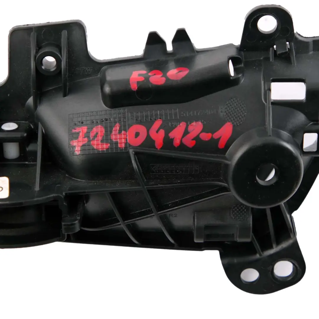 Prawa Klamka Drzwi Przód do BMW F20 F21 F22 o numerze 7240412 BMW F20 F21 F22 Prawa Klamka Drzwi Przód - SKU 7240412-1 - Numer Części 7240412