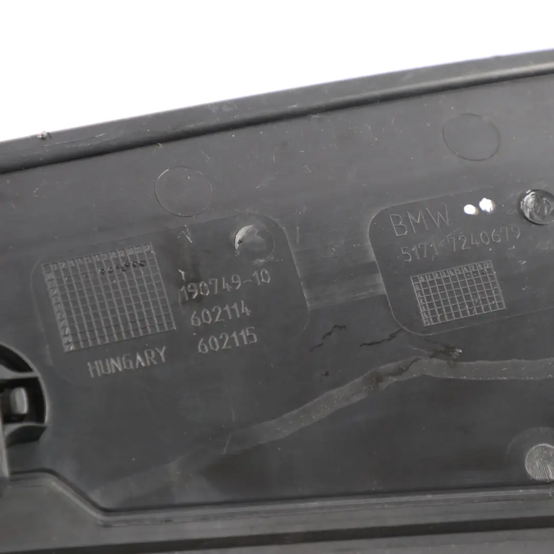 Panneau d'habillage de pare-brise central pour BMW F20 F21 F22 F23 à propos du numéro de pièce 7240679 BMW F20 F21 F22 F23 Panneau d'habillage de pare-brise central - SKU 7240679-1 - Numéro de pièce 7240679