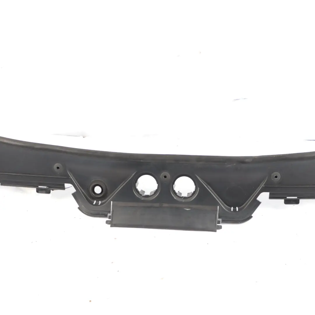 Osłona Wlotu Powietrza Szyby Podszybia do BMW F20 F21 F22 F23 o numerze 7240679 BMW F20 F21 F22 F23 Osłona Wlotu Powietrza Szyby Podszybia - SKU 7240679-1 - Numer Części 7240679