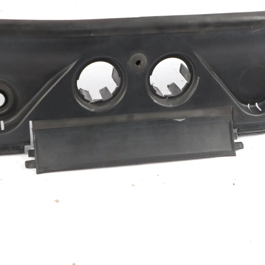 Centro del parabrisas Scuttle Panel Trim Cover para BMW F20 F21 F22 F23 con número de pieza 7240679 BMW F20 F21 F22 F23 Centro del parabrisas Scuttle Panel Trim Cover - SKU 7240679-1 - Número de pieza 7240679