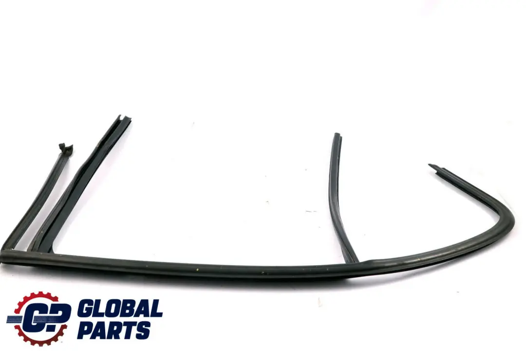 Prowadnica Uszczelka Szyby Drzwi Tył Prawo do BMW F20 o numerze 7240840 BMW F20 Prowadnica Uszczelka Szyby Drzwi Tył Prawo - SKU 7240840 - Numer Części 7240840