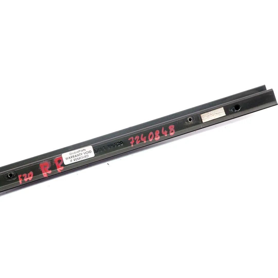 Couverture de guide de fenetre arriere pour BMW F20 F20N à propos du numéro de pièce 7240848 BMW F20 F20N Couverture de guide de fenetre arriere - SKU 7240848 - Numéro de pièce 7240848