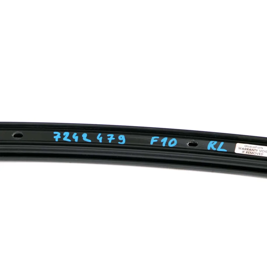 Blende Fensterführungssteg Links Glanzschwarz Hinten für BMW 5 er F10 LCI mit Teilenummer 7242479 BMW 5 er F10 LCI Blende Fensterführungssteg Links Glanzschwarz Hinten - SKU 7242479 - Teilenummer 7242479
