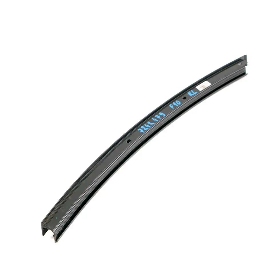 Osłona Listwa Szyby Drzwi Lewy Tył do BMW F10 o numerze 7242479 BMW F10 Osłona Listwa Szyby Drzwi Lewy Tył - SKU 7242479 - Numer Części 7242479