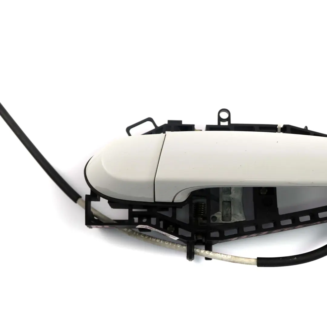 Completo Maniglia Posteriore Sinistra Bianco Alpino III 300 per BMW F20 LCI con numero di parte 7242566 BMW F20 LCI Completo Maniglia Posteriore Sinistra Bianco Alpino III 300 - SKU 7242566-AW3 - Numero di parte 7242566