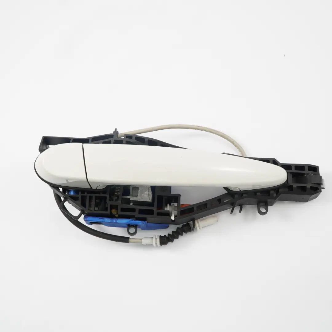 Manija Puerta Trasera Derecha Alpinweiss Alpine 300 para BMW F20 LCI con número de pieza 7242566 BMW F20 LCI Manija Puerta Trasera Derecha Alpinweiss Alpine 300 - SKU 7242566-AW5 - Número de pieza 7242566