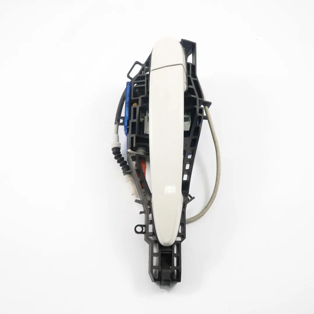 Manija Puerta Trasera Derecha Alpinweiss Alpine 300 para BMW F20 LCI con número de pieza 7242566 BMW F20 LCI Manija Puerta Trasera Derecha Alpinweiss Alpine 300 - SKU 7242566-AW5 - Número de pieza 7242566