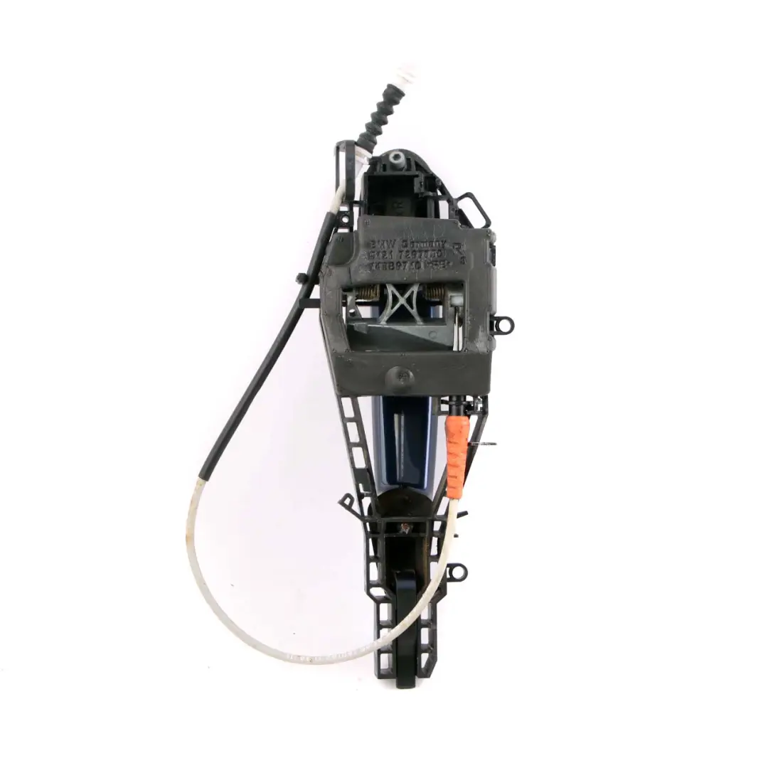 Asidero Trasero Derecho O/S Tiefseeblau Deep Sea Blue A76 para BMW F20 LCI con número de pieza 7242566 BMW F20 LCI Asidero Trasero Derecho O/S Tiefseeblau Deep Sea Blue A76 - SKU 7242566-DSB - Número de pieza 7242566