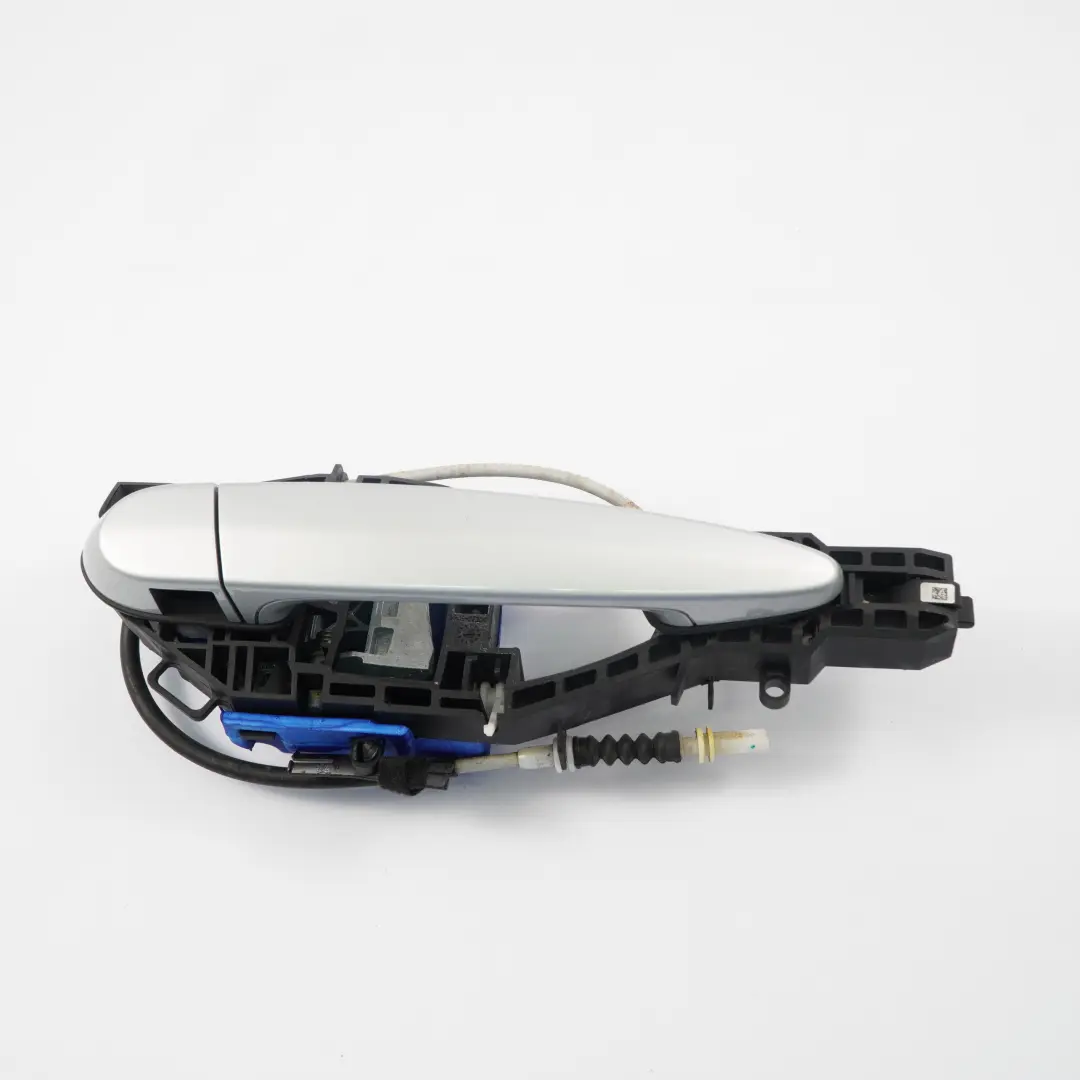 BMW F20 LCI Asidero Trasero Izquierdo Plata Glaciar Metalizado A83 - SKU 7242566-GSB1 - Número de pieza 7242566