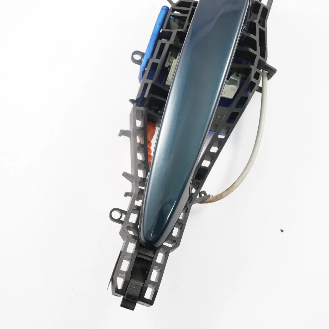 Asidero Trasero Derecho Azul Medianoche Metalizado B38 para BMW F20 LCI con número de pieza 7242566 BMW F20 LCI Asidero Trasero Derecho Azul Medianoche Metalizado B38 - SKU 7242566-MBM1 - Número de pieza 7242566