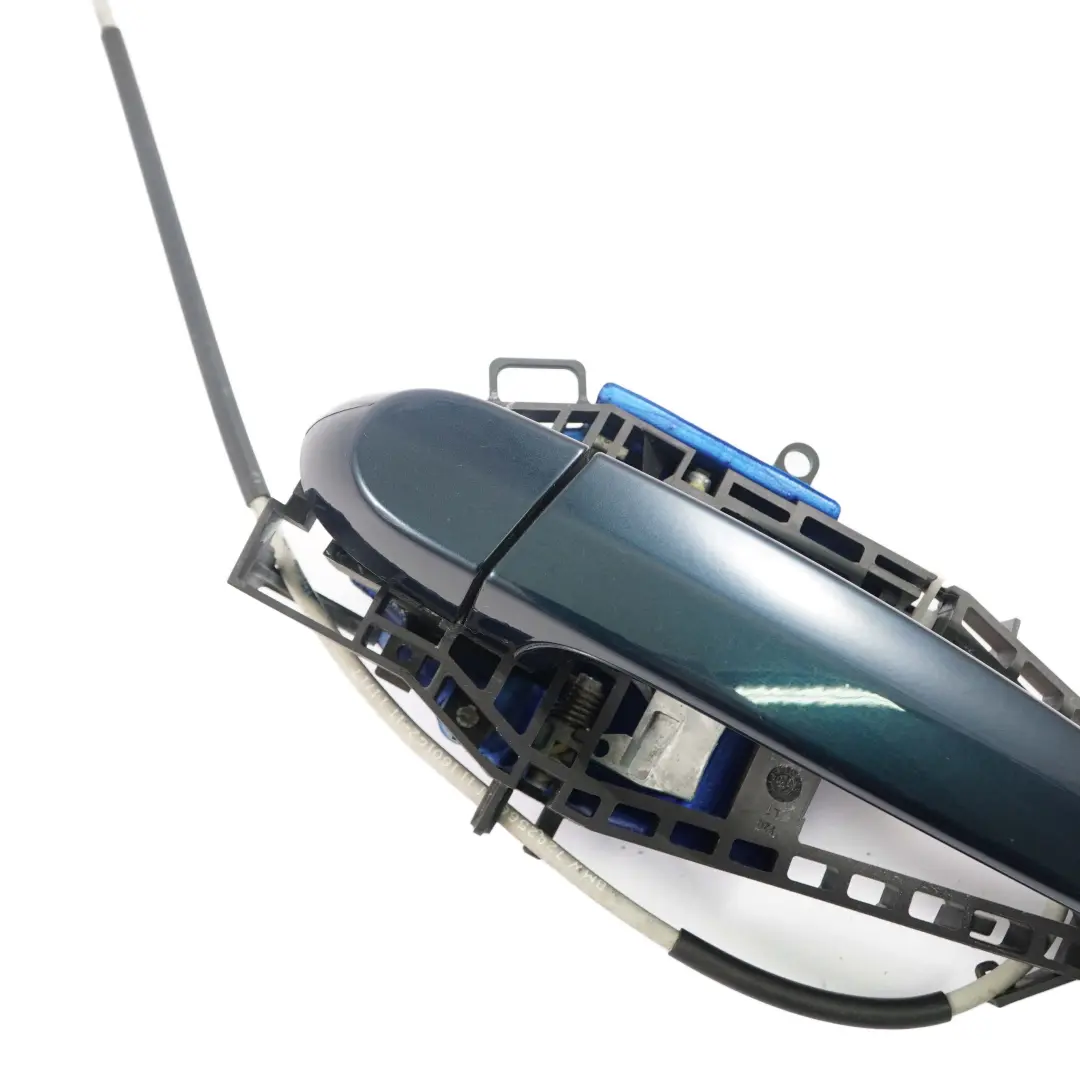 Asidero Trasero Izquierdo Azul Medianoche Metalizado B38 para BMW F20 LCI con número de pieza 7242566 BMW F20 LCI Asidero Trasero Izquierdo Azul Medianoche Metalizado B38 - SKU 7242566-MBM - Número de pieza 7242566