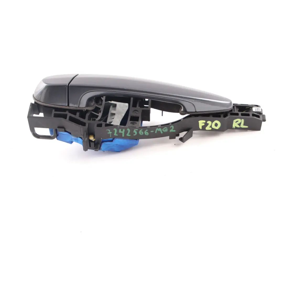 Haltegriff Türöffner Hinten Links Mineralgrau Metallic B39 für BMW F20 LCI mit Teilenummer 7242566 BMW F20 LCI Haltegriff Türöffner Hinten Links Mineralgrau Metallic B39 - SKU 7242566-MG2 - Teilenummer 7242566
