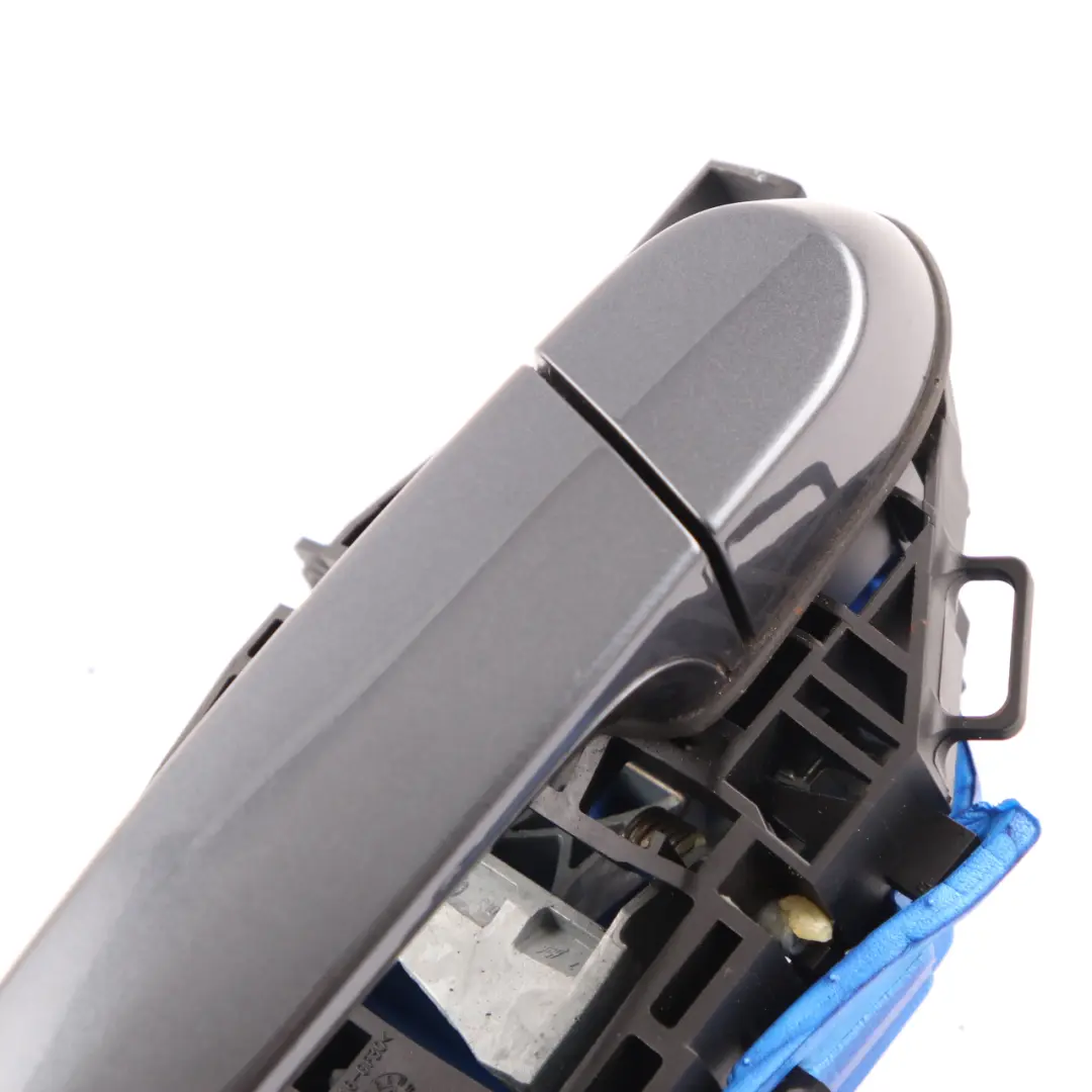 Asidero Puerta Trasero Izquierdo Mineralgrau Mineral Grey B39 para BMW F20 LCI con número de pieza 7242566 BMW F20 LCI Asidero Puerta Trasero Izquierdo Mineralgrau Mineral Grey B39 - SKU 7242566-MG2 - Número de pieza 7242566