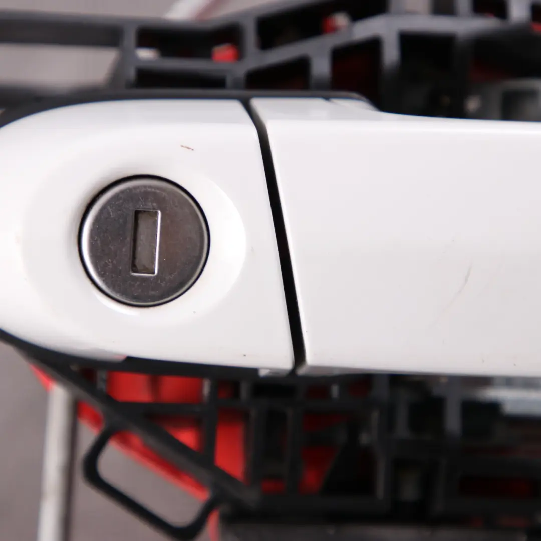 @BMW F30 F31 1 Front Right Outside Door Grab Handle O/S Alpinweiss Alpine White to with Part number 7242568 @BMW F30 F31 1 Front Right Outside Door Grab Handle O/S Alpinweiss Alpine White - SKU 7242568-AW1 - Part number 7242568