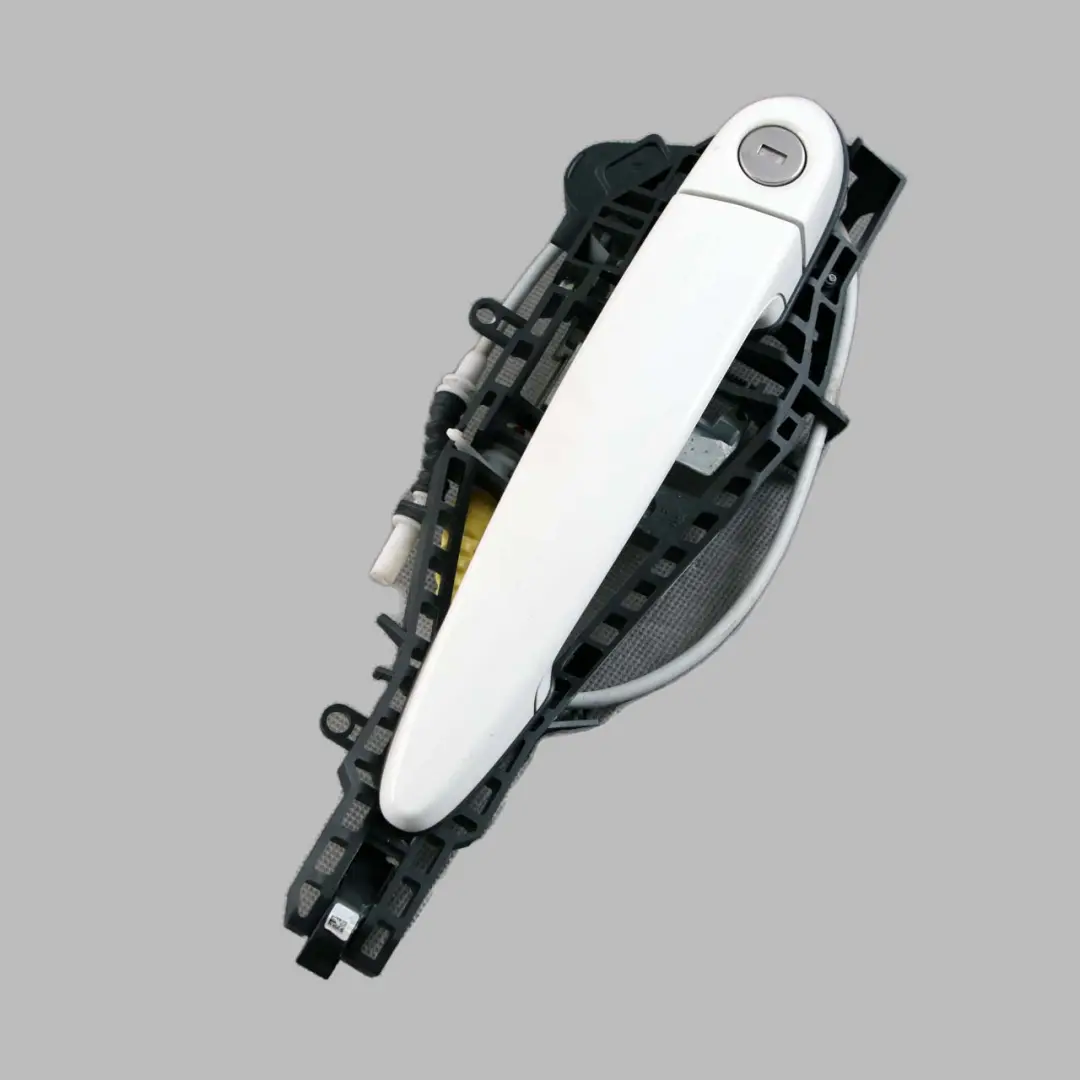 Front Right Outside Door Grab Handle O/S Alpinweiss Alpine White to BMW F30 F31 2 with Part number 7242568 BMW F30 F31 2 Front Right Outside Door Grab Handle O/S Alpinweiss Alpine White - SKU 7242568-AW2 - Part number 7242568