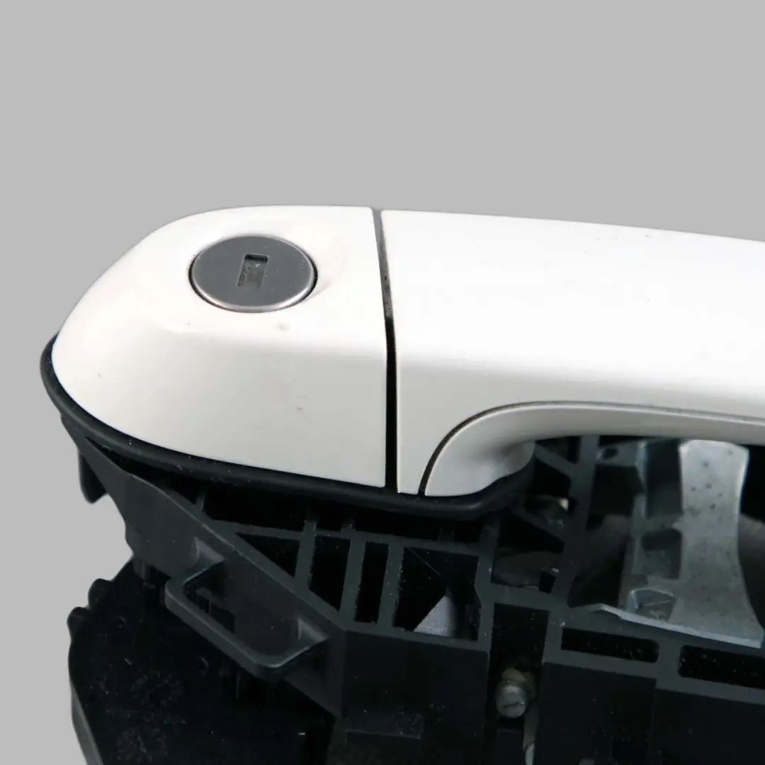 Front Right Outside Door Grab Handle O/S Alpinweiss Alpine White to BMW F30 F31 2 with Part number 7242568 BMW F30 F31 2 Front Right Outside Door Grab Handle O/S Alpinweiss Alpine White - SKU 7242568-AW2 - Part number 7242568