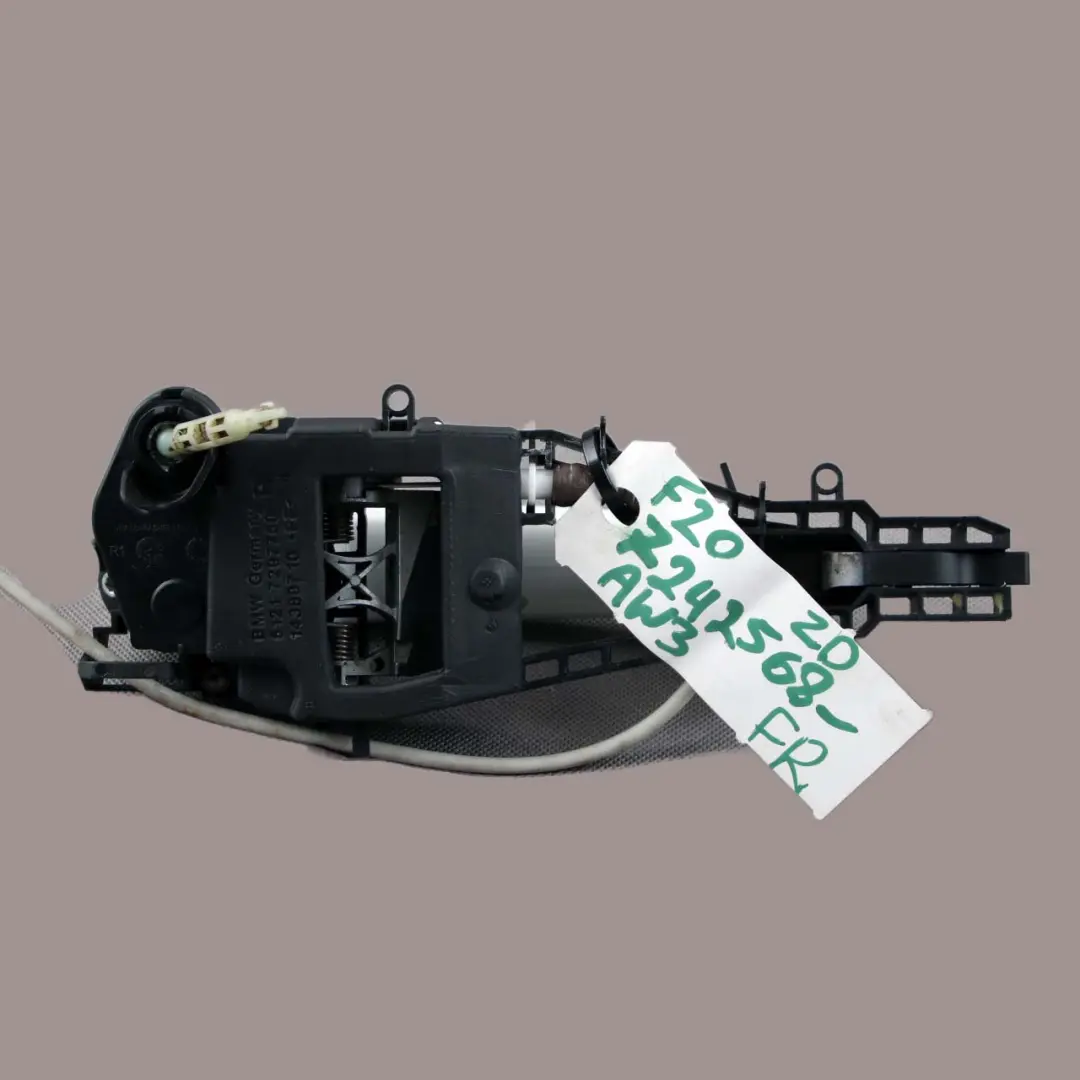 Door Grab Handle BMW F30 F31 3 Front Right Outside O/S Alpinweiss Alpine White to with Part number 7242568 Door Grab Handle BMW F30 F31 3 Front Right Outside O/S Alpinweiss Alpine White - SKU 7242568-AW3 - Part number 7242568