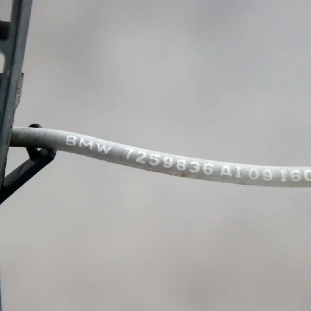 *BMW 3 er F30 F31 Griffbügel Hinten Rechts Alpinweiss 300 für mit Teilenummer 7242568 *BMW 3 er F30 F31 Griffbügel Hinten Rechts Alpinweiss 300 - SKU 7242568-AW - Teilenummer 7242568