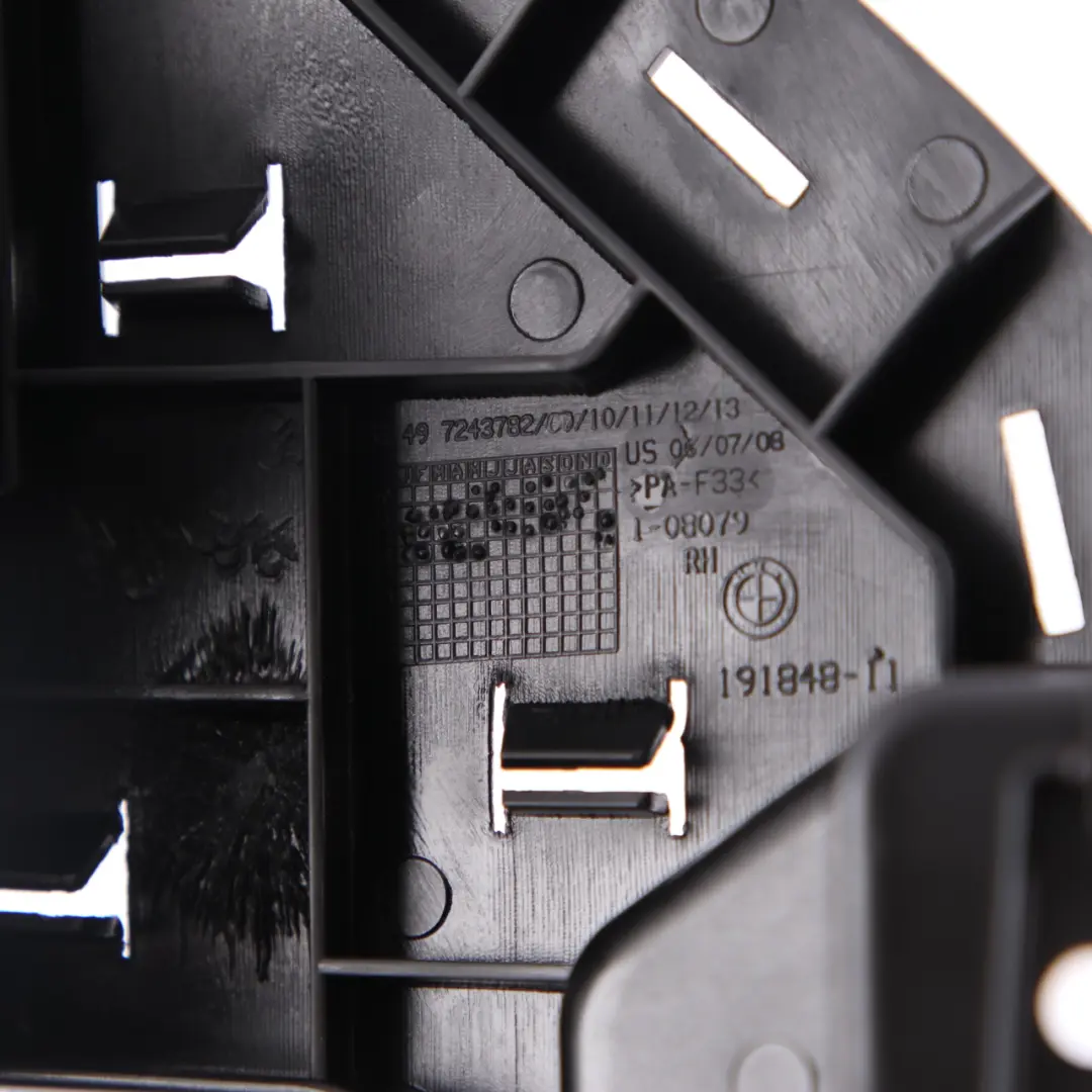 Osłona Mocowanie Pasa Prawy Tył do BMW X3 F25 o numerze 7243782 BMW X3 F25 Osłona Mocowanie Pasa Prawy Tył - SKU 7243782 - Numer Części 7243782