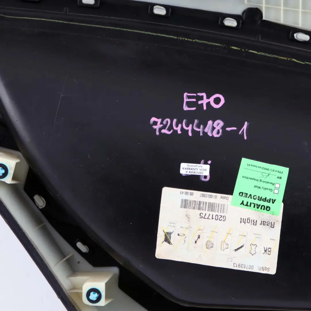 Embellecedor Tarjeta Puerta Trasera Derecha Cuero Negro para BMW X5 E70 con número de pieza 7244416 BMW X5 E70 Embellecedor Tarjeta Puerta Trasera Derecha Cuero Negro - SKU 7244416 - Número de pieza 7244416