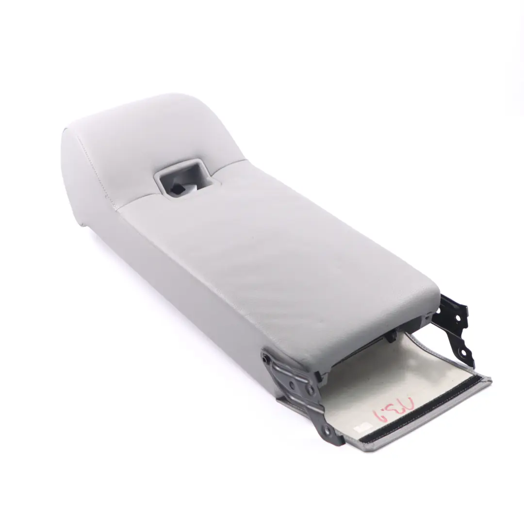 Rücksitz Rückenlehne Mittelarmlehne Ablage Tassenhalter Leder Grau für BMW E60 mit Teilenummer 7245847 BMW E60 Rücksitz Rückenlehne Mittelarmlehne Ablage Tassenhalter Leder Grau - SKU 7245847 - Teilenummer 7245847