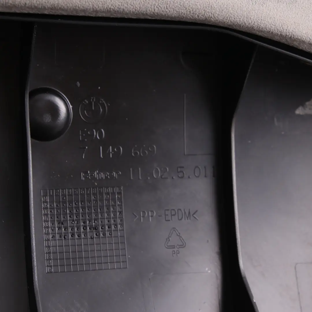 Lateral Trim Panel Cover Left N/S Grey Leather Dakota to BMW E90 LCI Rear Seat with Part number 7246531 BMW E90 LCI Rear Seat Lateral Trim Panel Cover Left N/S Grey Leather Dakota - SKU 7246531 - Part number 7246531