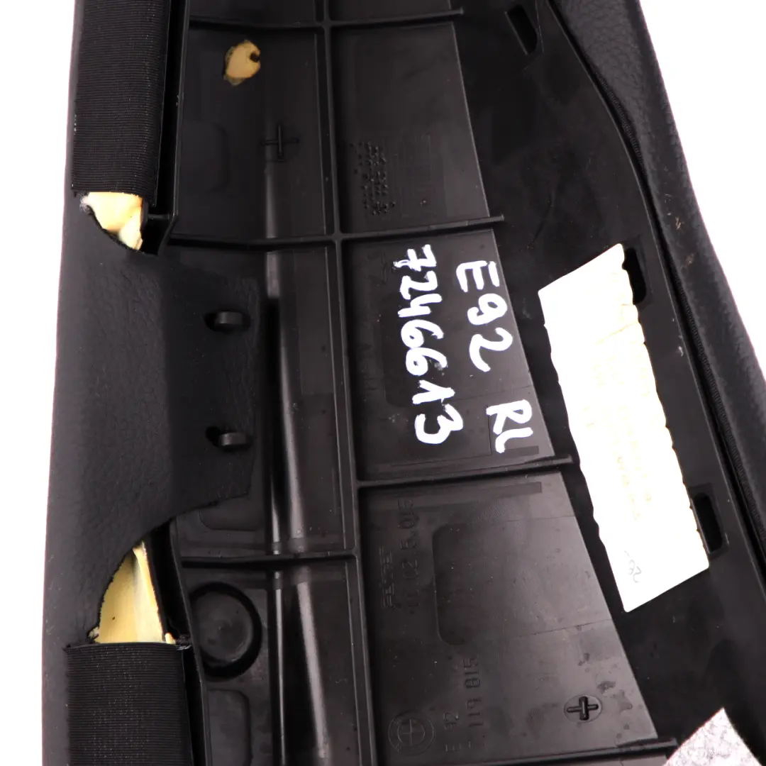 Finition latérale des sièges en cuir noir à l'arrière gauche pour BMW E92 Coupe à propos du numéro de pièce 7246613 BMW E92 Coupe Finition latérale des sièges en cuir noir à l'arrière gauche - SKU 7246613 - Numéro de pièce 7246613