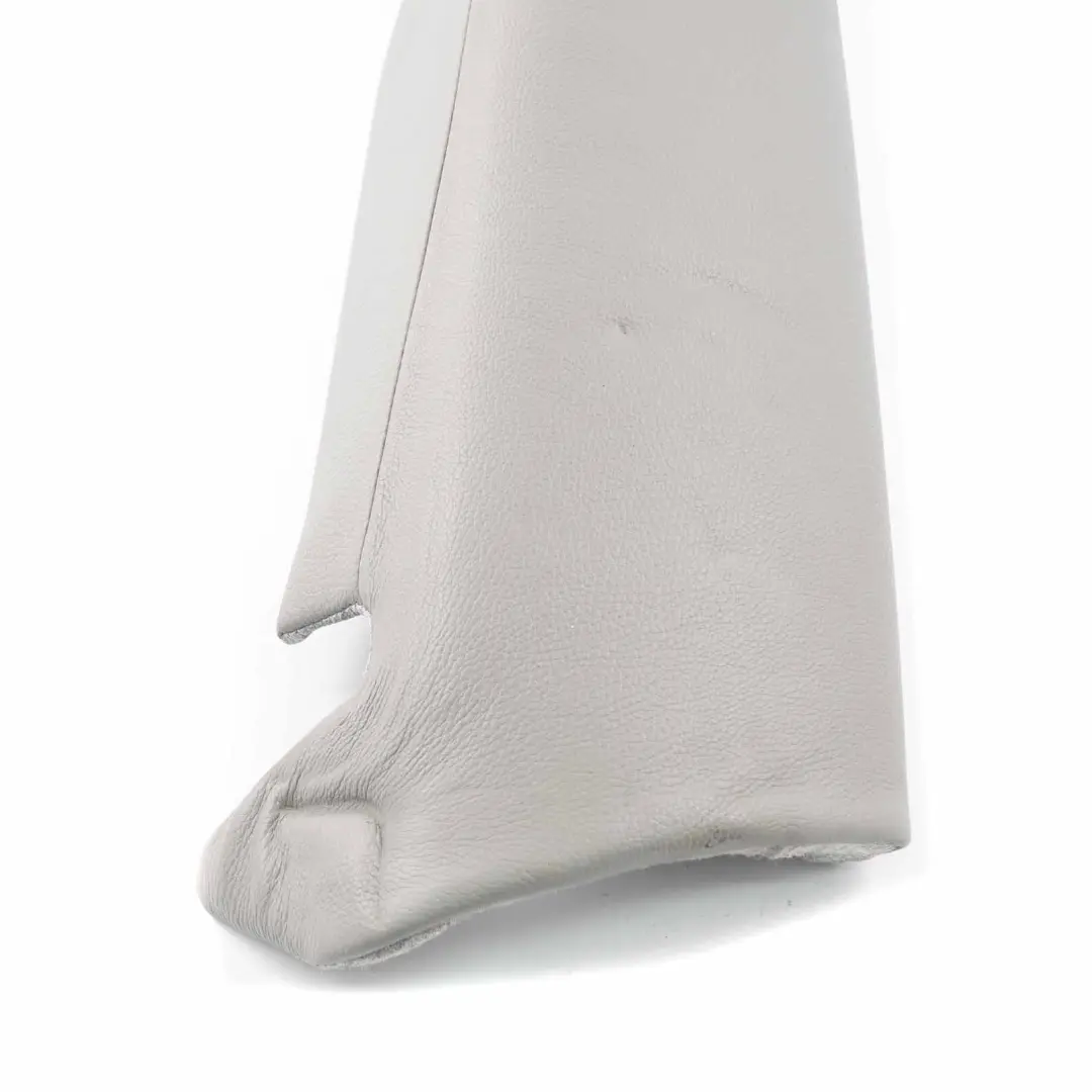 Panel Lateral Asiento Trasero Izquierdo Tapa Acabado Cuero Gris para BMW E93 con número de pieza 7246663 BMW E93 Panel Lateral Asiento Trasero Izquierdo Tapa Acabado Cuero Gris - SKU 7246663 - Número de pieza 7246663