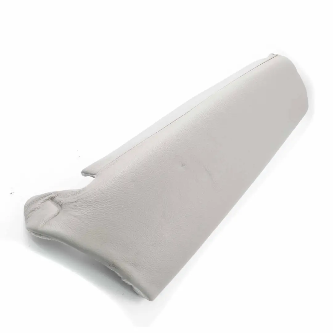 Pannello Laterale Sedile Posteriore Sinistro Rivestimento Pelle Grigio per BMW E93 con numero di parte 7246663 BMW E93 Pannello Laterale Sedile Posteriore Sinistro Rivestimento Pelle Grigio - SKU 7246663 - Numero di parte 7246663