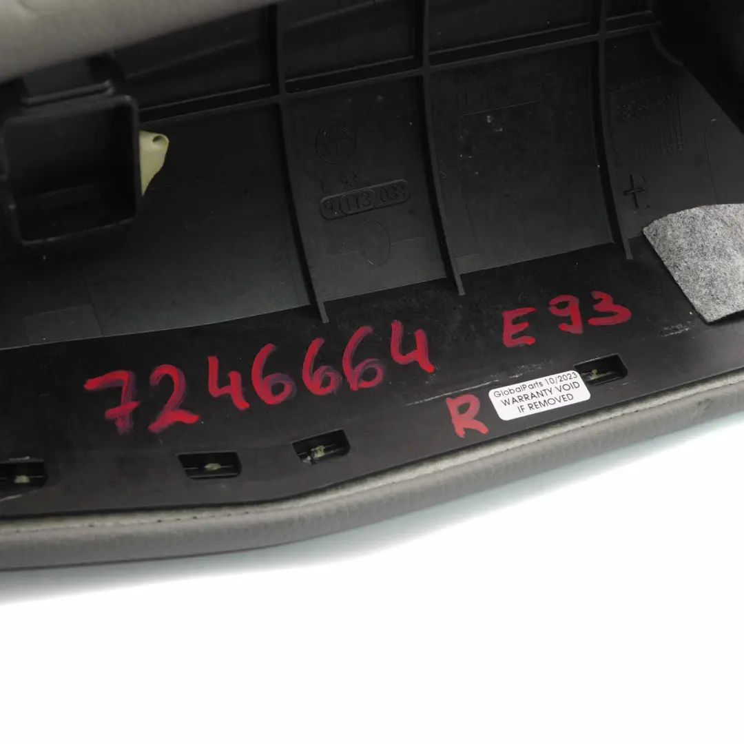 Panneau latéral siège arrière droit Couvercle cuir gris pour BMW E93 à propos du numéro de pièce 7246663 BMW E93 Panneau latéral siège arrière droit Couvercle cuir gris - SKU 7246664 - Numéro de pièce 7246663