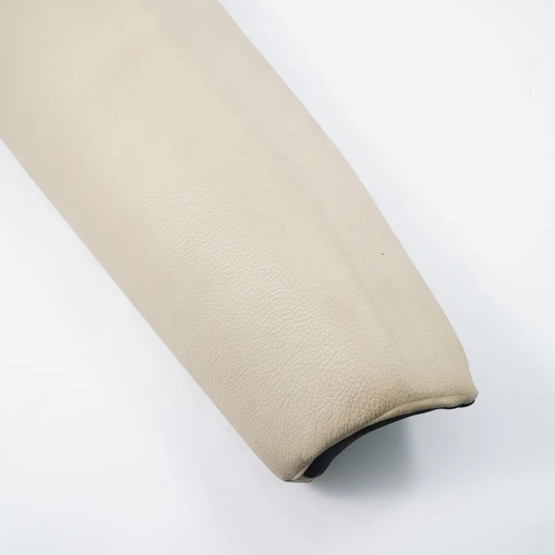Finitura Laterale Sedile Posteriore Sinistro Pannello Pelle Crema Beige per BMW E93 con numero di parte 7246665 BMW E93 Finitura Laterale Sedile Posteriore Sinistro Pannello Pelle Crema Beige - SKU 7246665 - Numero di parte 7246665