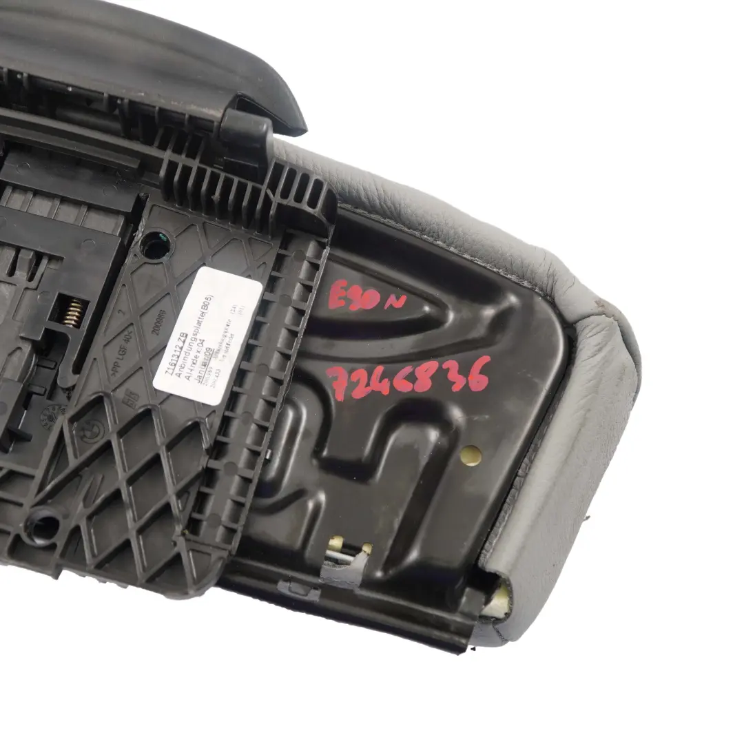 Vordersitz Träger Oberschenkelauflage Bezug Grau Leder für BMW E90 E91 Sport mit Teilenummer 7246836 BMW E90 E91 Sport Vordersitz Träger Oberschenkelauflage Bezug Grau Leder - SKU 7246836 - Teilenummer 7246836