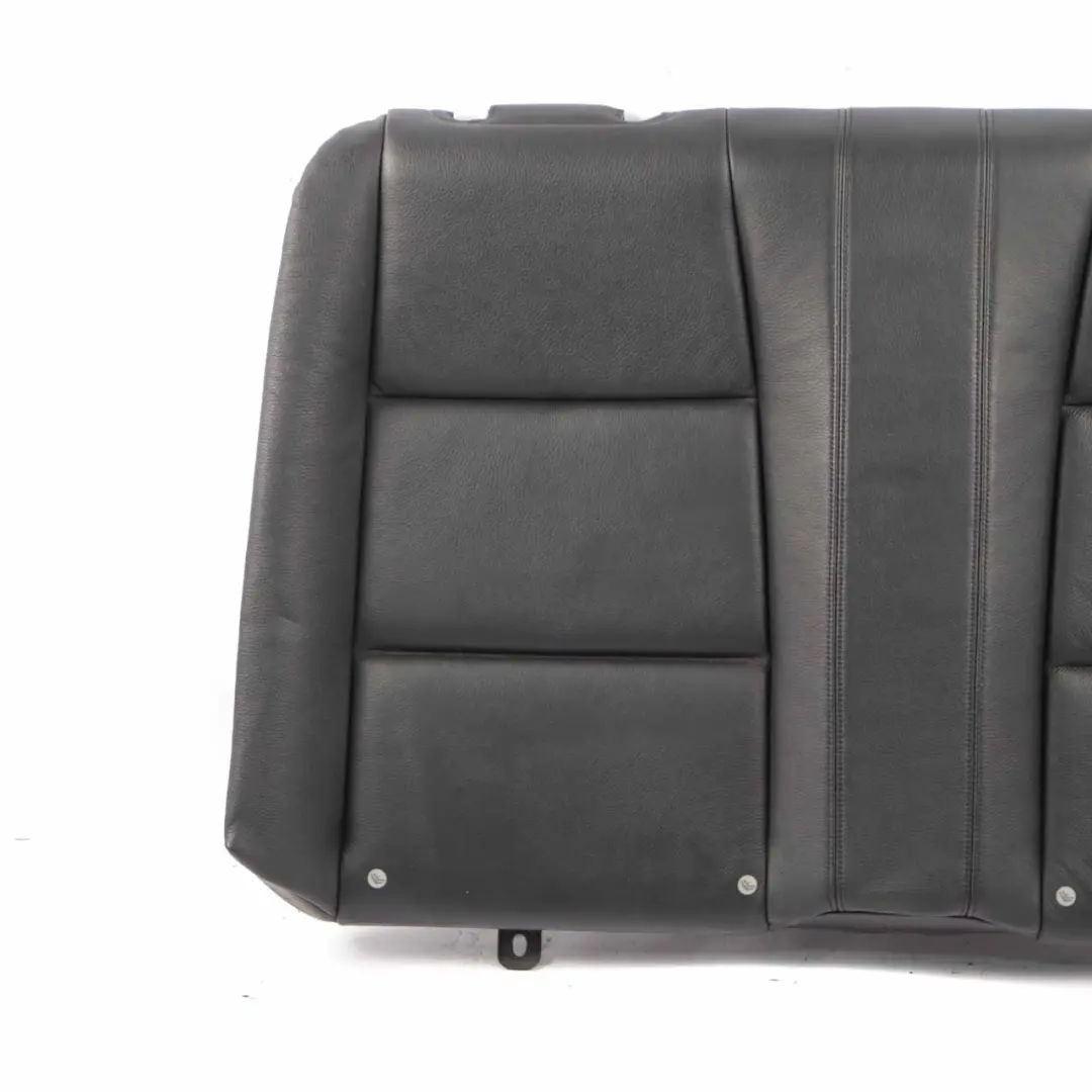Funda Asiento Trasero Respaldo Cuero Boston Negro para BMW E88 Convertible con número de pieza 7247181 BMW E88 Convertible Funda Asiento Trasero Respaldo Cuero Boston Negro - SKU 7247181 - Número de pieza 7247181