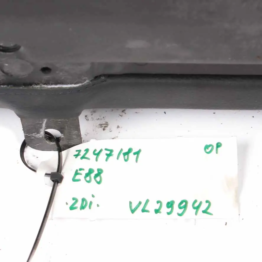 Housse de siège arrière décapotable dossier cuir Boston noir pour BMW E88 à propos du numéro de pièce 7247181 BMW E88 Housse de siège arrière décapotable dossier cuir Boston noir - SKU 7247181 - Numéro de pièce 7247181